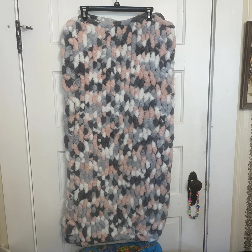 Hand Crafted Chunky‎ Lap Throw 36